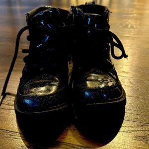 Ugg Toddler girls size 11 Aston Boot